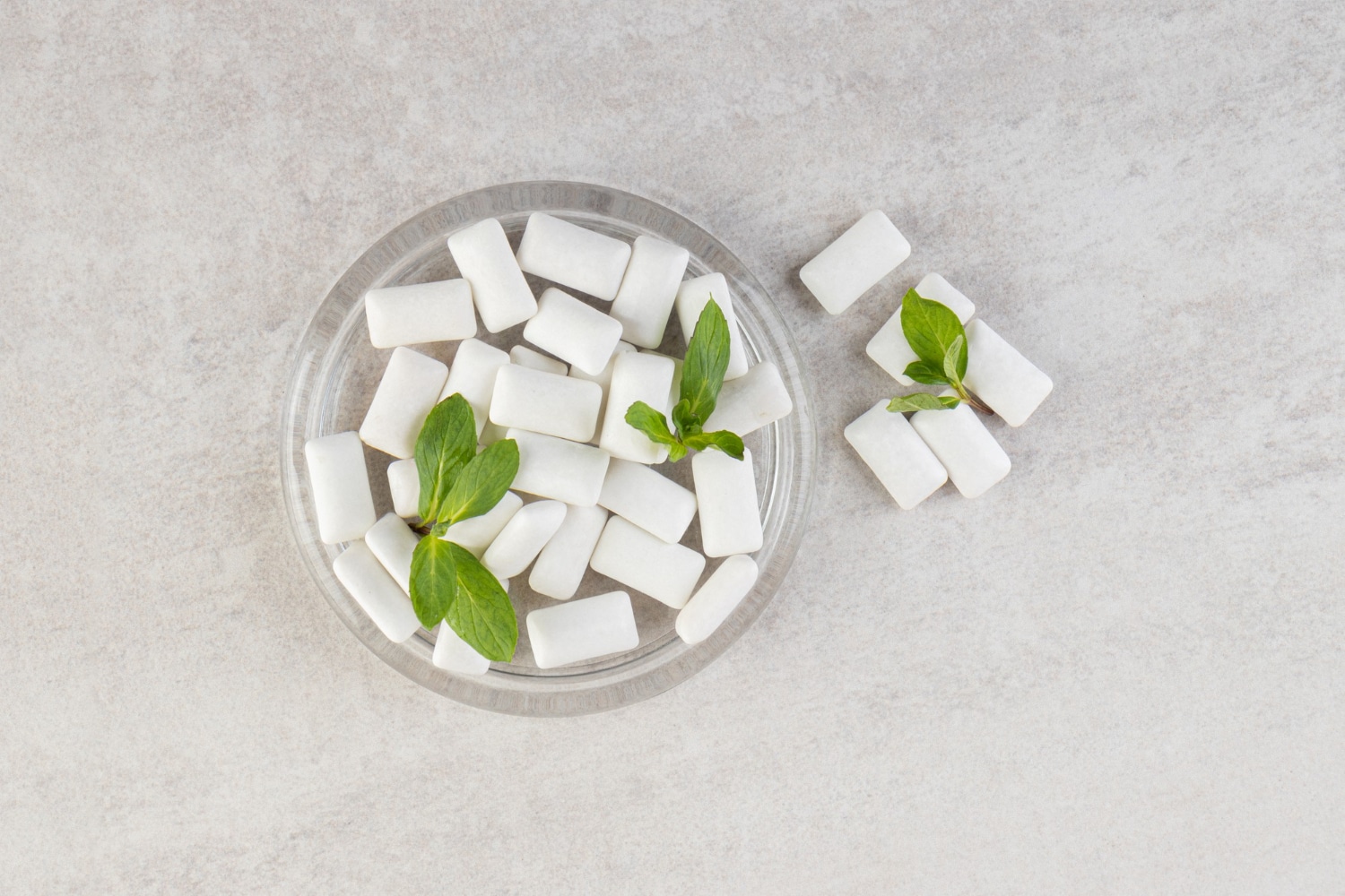 Chewing-gum au xylitol pour stimuler la salive et protéger les dents